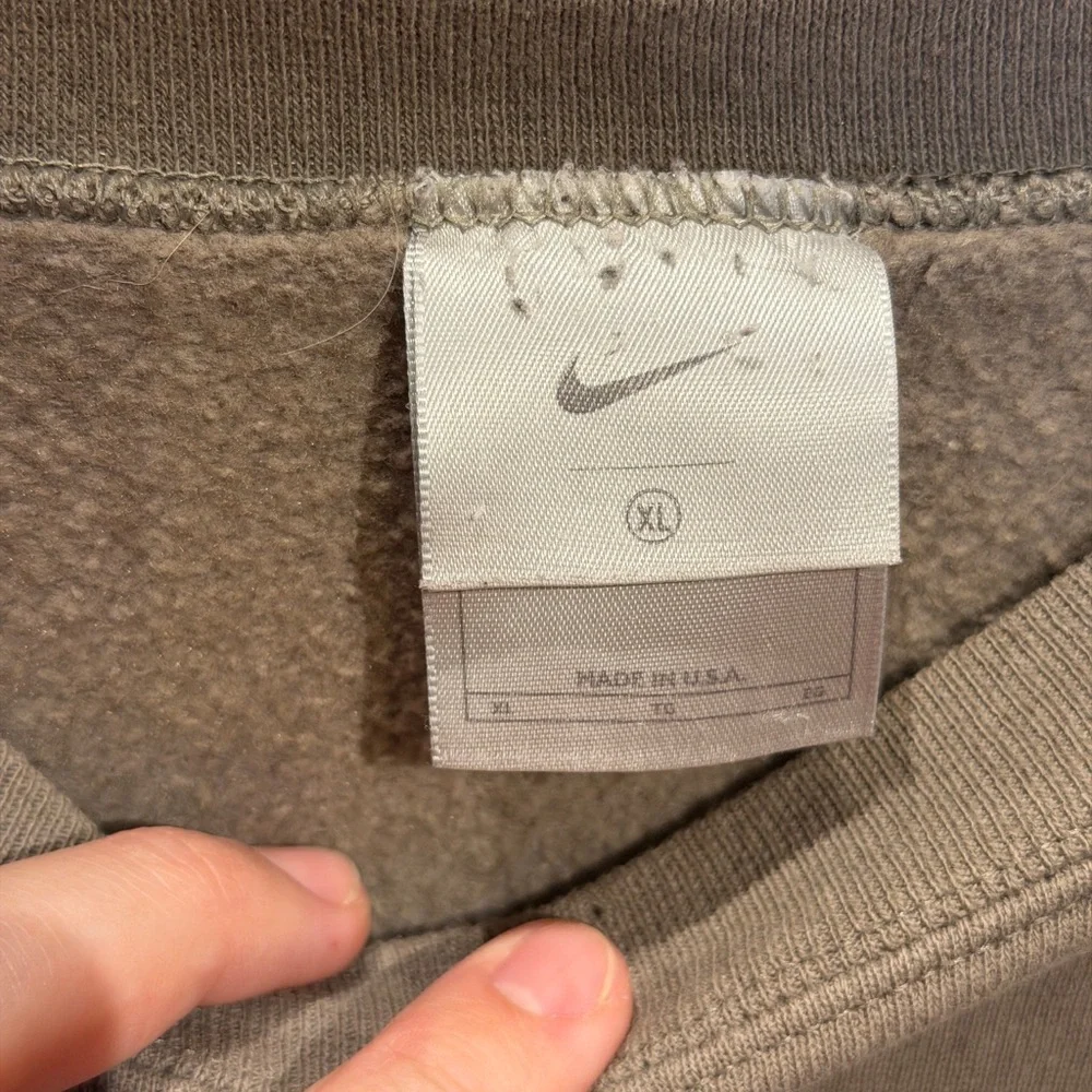 Nike Men's Crewneck Sweater in‎ Charcoal